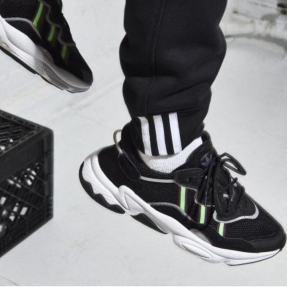 Adidas Ozweego Core Black Solar Green - Picture 9 of 9